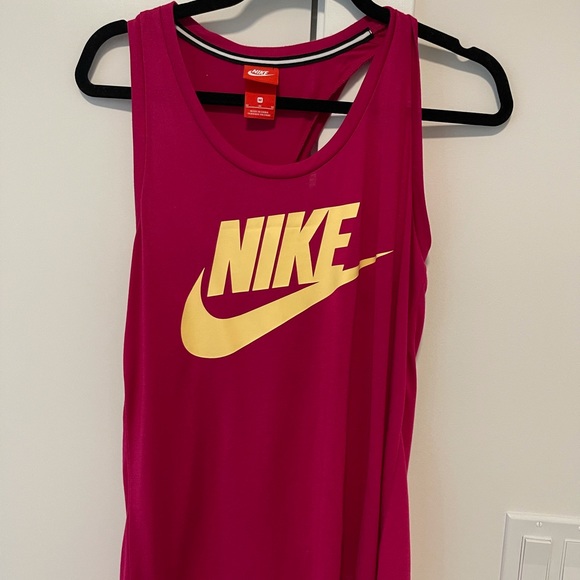 Nike tank top racer back. Brand new size medium - Picture 1 of 2